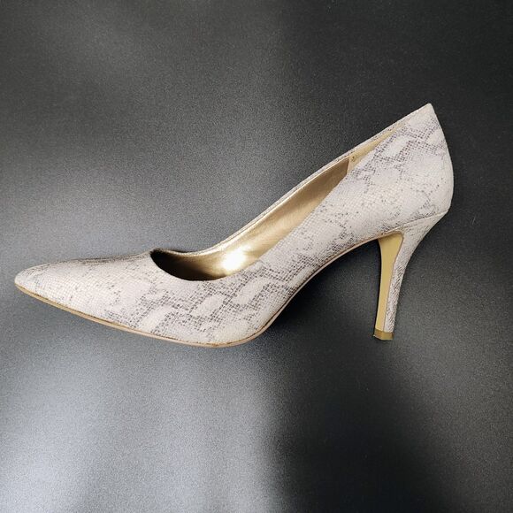 BCBG NEUTRAL Snake Skin Pumps Size 8.5 - BEAUTIFUL - Ivory Tan - Approx 4" heel - Picture 2 of 12
